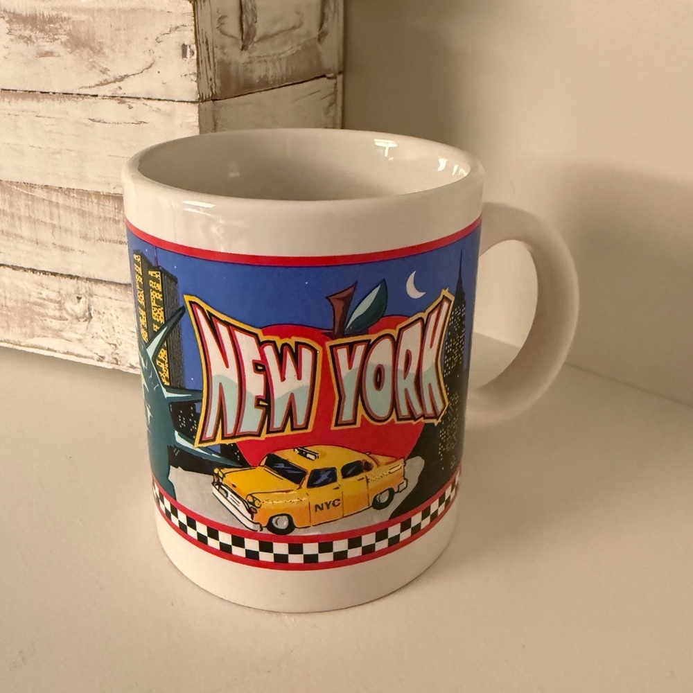 New York city Coffee Mug 1998 Yellow Cab Big Apple Twin Towers Pre 9-11 Vintage